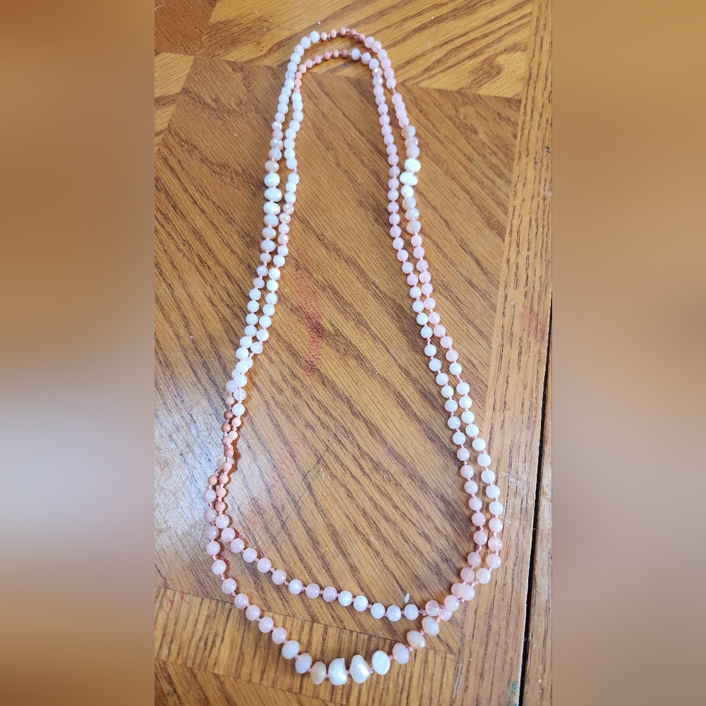 Source Unknown Pink and White Beaded Necklace
